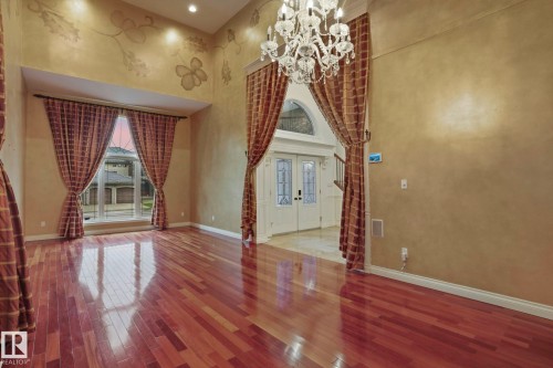 926 Hollingsworth Bend, Edmonton, AB 