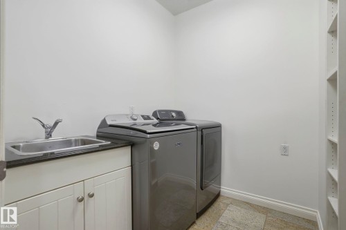 926 Hollingsworth Bend, Edmonton, AB 