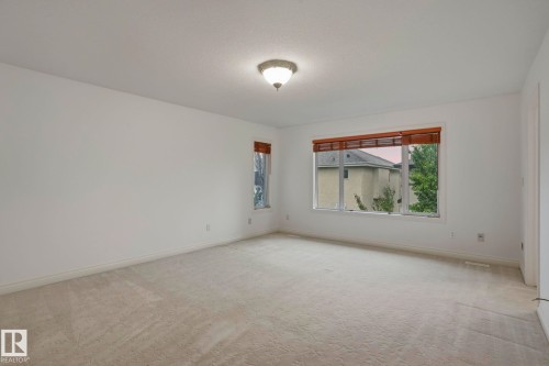 926 Hollingsworth Bend, Edmonton, AB 