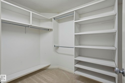 926 Hollingsworth Bend, Edmonton, AB 