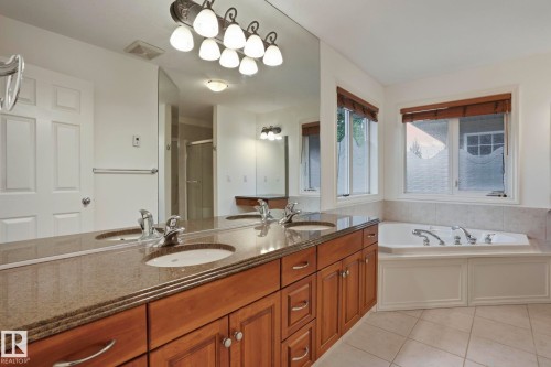 926 Hollingsworth Bend, Edmonton, AB 