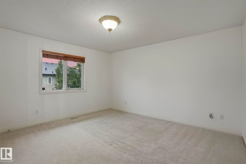 926 Hollingsworth Bend, Edmonton, AB 