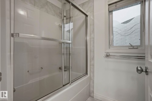926 Hollingsworth Bend, Edmonton, AB 