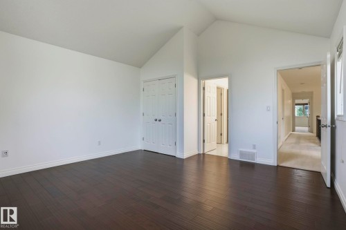 926 Hollingsworth Bend, Edmonton, AB 