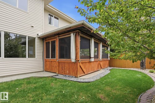 926 Hollingsworth Bend, Edmonton, AB 
