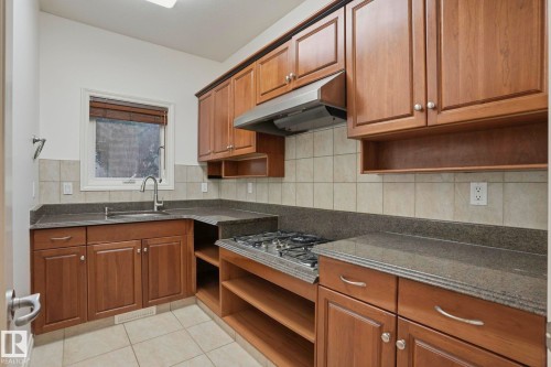 926 Hollingsworth Bend, Edmonton, AB 