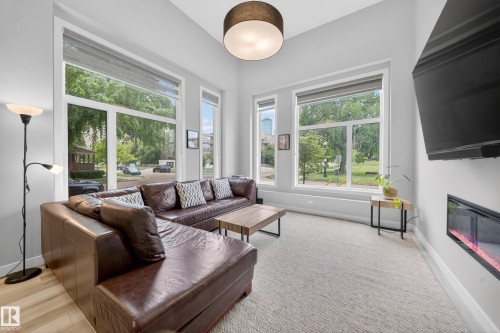 9747 101 Street, Edmonton, AB 