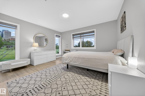 9747 101 Street, Edmonton, AB 