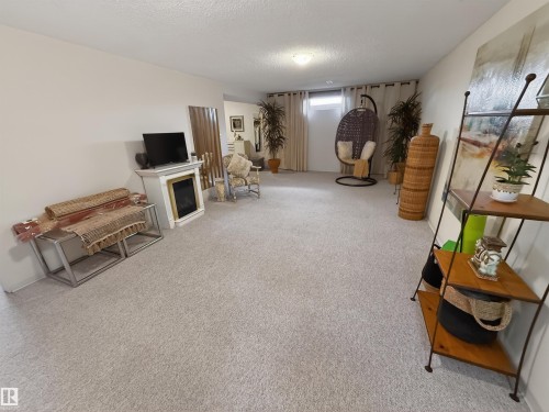 11 Fifth Avenue, Spruce Grove, AB 