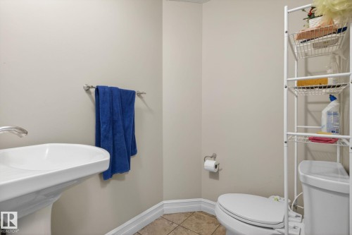 Neutral tone wall finishes - 3350 18B Street, Edmonton, AB 