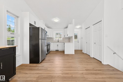 18956 78 Avenue Nw, Edmonton, AB - Indoor Photo Showing Kitchen