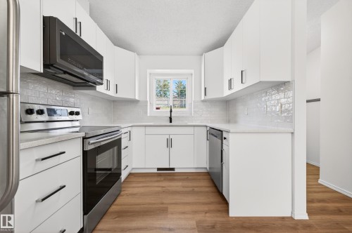 18956 78 Avenue Nw, Edmonton, AB - Indoor Photo Showing Kitchen