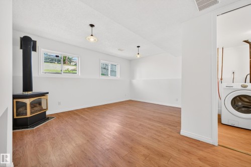 18956 78 Avenue Nw, Edmonton, AB - Indoor Photo Showing Laundry Room