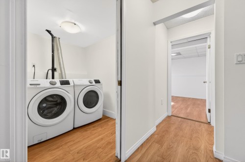 18956 78 Avenue Nw, Edmonton, AB - Indoor Photo Showing Laundry Room