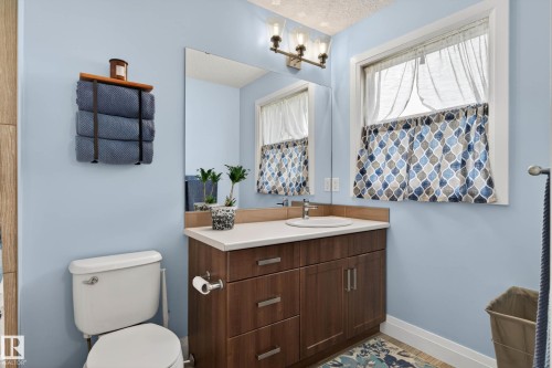 52 Gilmore Way, Spruce Grove, AB - Indoor Photo Showing Bathroom