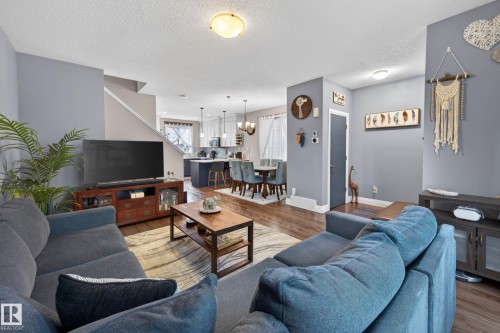 52 Gilmore Way, Spruce Grove, AB - Indoor Photo Showing Living Room
