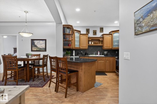 205 10178 117 Street Nw, Edmonton, AB 