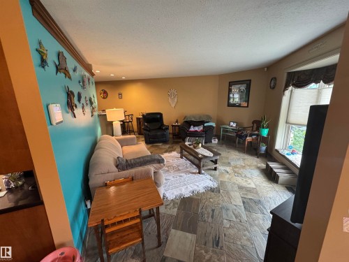 Living room - 4502 55 Avenue, Vegreville, AB 