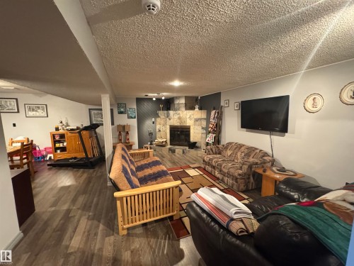 Living room - 4502 55 Avenue, Vegreville, AB 