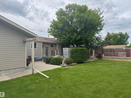 Yard - 4502 55 Avenue, Vegreville, AB 