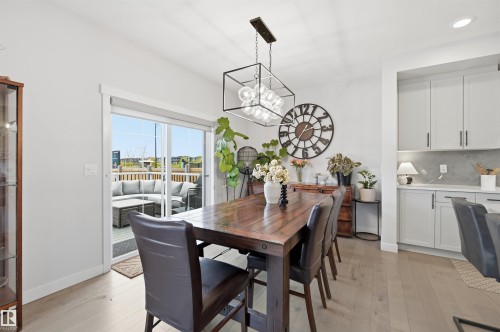 6615 Knox Place, Edmonton, AB - Indoor Photo Showing Dining Room