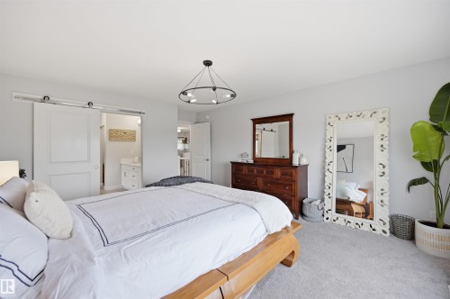 6615 Knox Place, Edmonton, AB - Indoor Photo Showing Bedroom