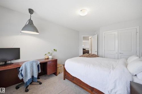 6615 Knox Place, Edmonton, AB - Indoor Photo Showing Bedroom