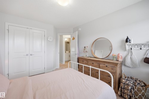 6615 Knox Place, Edmonton, AB - Indoor Photo Showing Bedroom