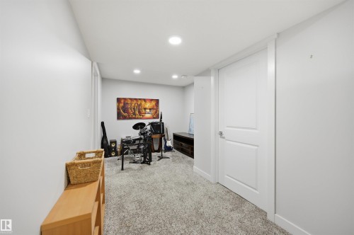 6615 Knox Place, Edmonton, AB - Indoor