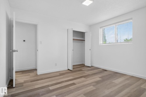 6203 122 Avenue, Edmonton, AB 