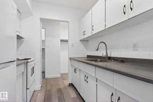 6203 122 Avenue, Edmonton, AB 