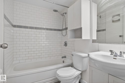 6203 122 Avenue, Edmonton, AB 