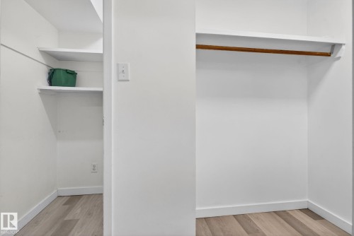 6203 122 Avenue, Edmonton, AB 