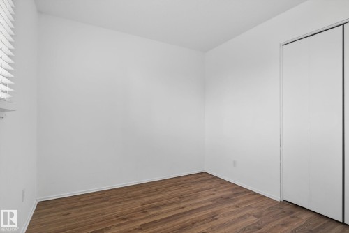 6203 122 Avenue, Edmonton, AB 