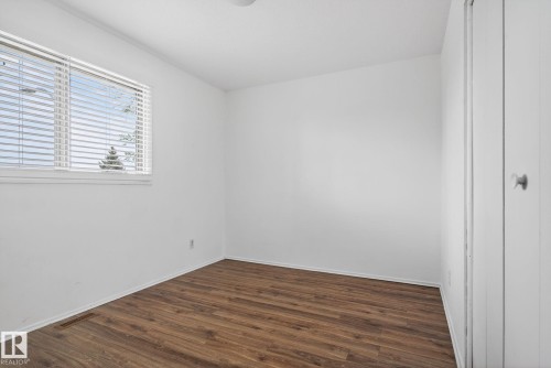 6203 122 Avenue, Edmonton, AB 