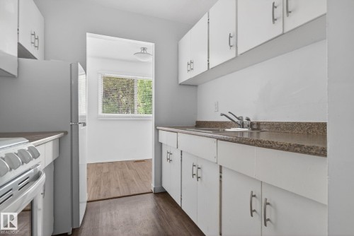 6203 122 Avenue, Edmonton, AB 
