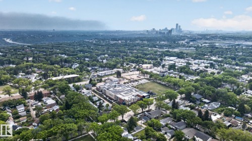 6203 122 Avenue, Edmonton, AB 