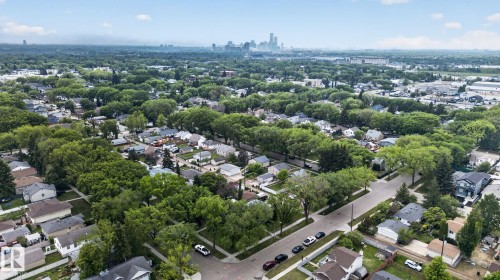 6203 122 Avenue, Edmonton, AB 