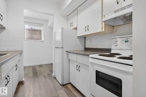 6203 122 Avenue, Edmonton, AB 