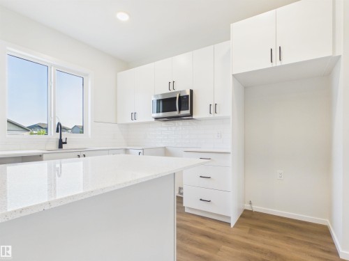87 Sereno Lane, Fort Saskatchewan, AB - Indoor Photo Showing Kitchen