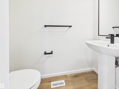 87 Sereno Lane, Fort Saskatchewan, AB - Indoor Photo Showing Bathroom