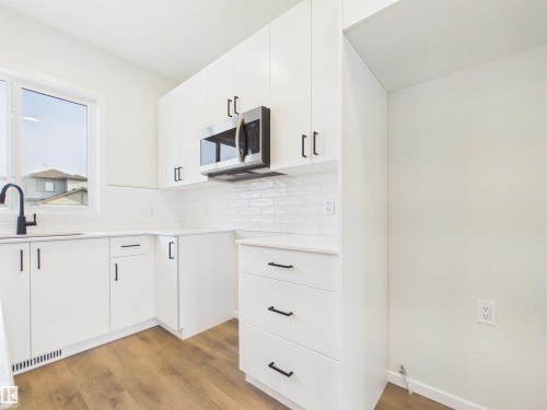 87 Sereno Lane, Fort Saskatchewan, AB - Indoor Photo Showing Kitchen
