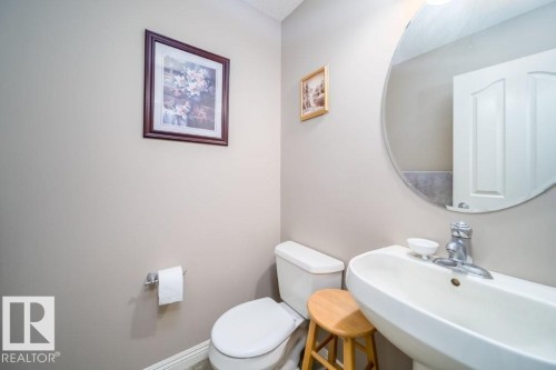2577 Hanna Crescent, Edmonton, AB - Indoor Photo Showing Bathroom