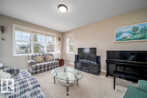 2577 Hanna Crescent, Edmonton, AB - Indoor Photo Showing Living Room