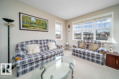 2577 Hanna Crescent, Edmonton, AB - Indoor Photo Showing Living Room