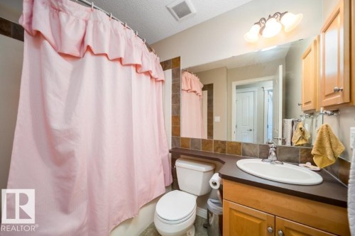 2577 Hanna Crescent, Edmonton, AB - Indoor Photo Showing Bathroom