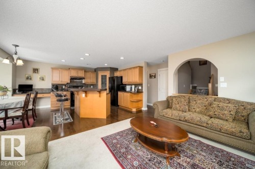2577 Hanna Crescent, Edmonton, AB - Indoor Photo Showing Living Room
