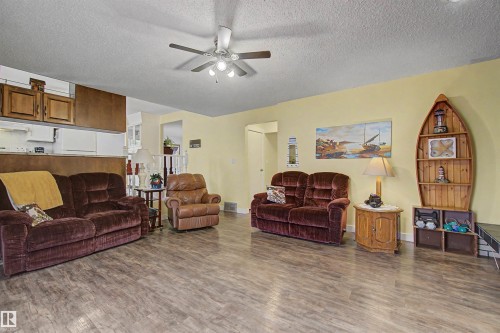 2068 45 Street, Edmonton, AB - Indoor Photo Showing Living Room