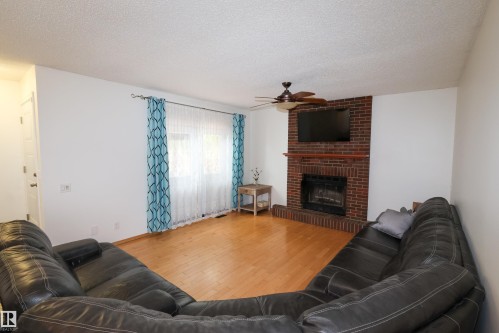 3467 39 Street, Edmonton, AB 