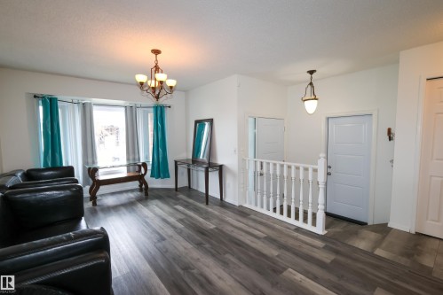 3467 39 Street, Edmonton, AB 